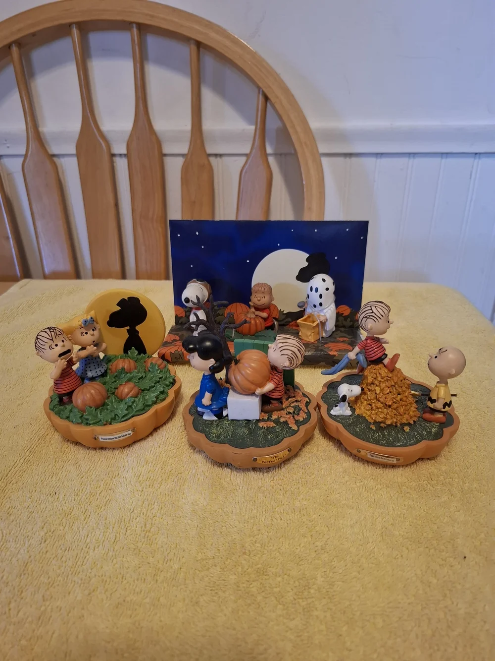 Peanuts Halloween Figurine Set - Orange & Green Holiday Decor by Peanuts